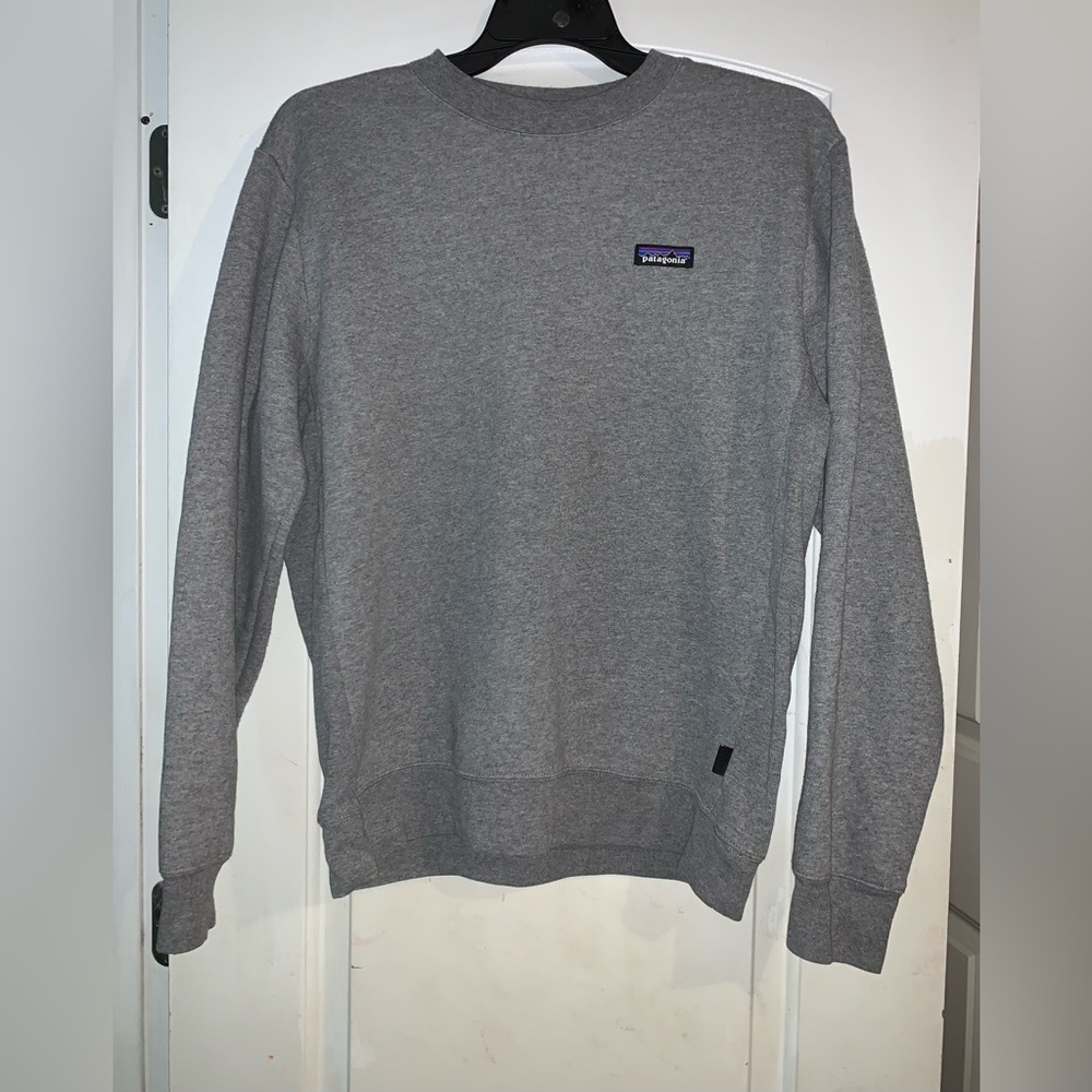 Patagonia Men's Crewneck Sweater in Gray